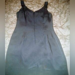 Dana Buchman Gray 100% Silk  Sheath Dress Size 2